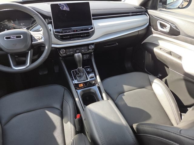 Used 2026 Jeep Compass Limited AWD/4WD image 29