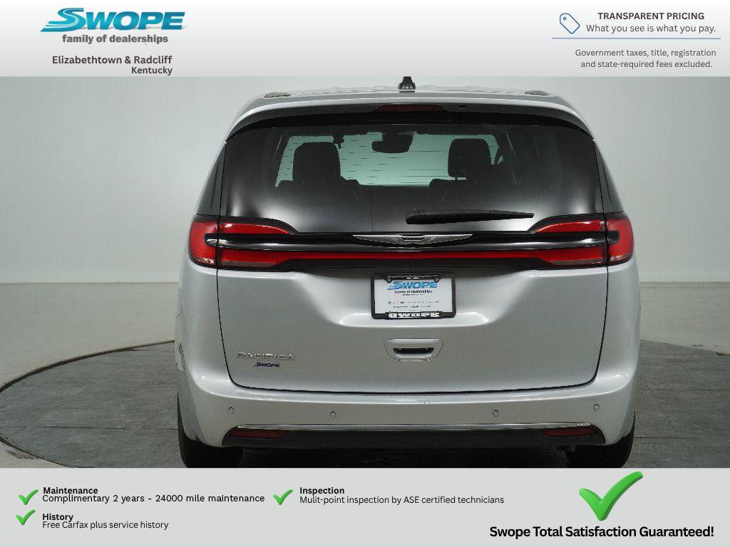 Used 2024 Chrysler Pacifica Touring-L FWD image 4