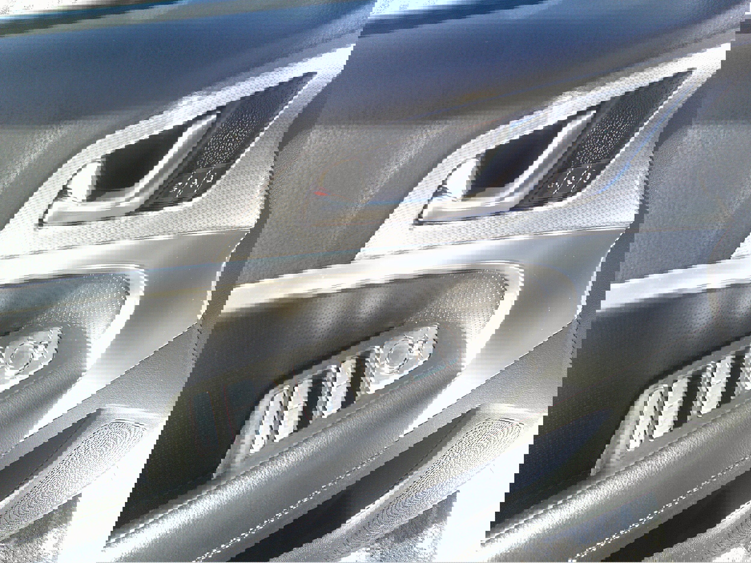 Used 2022 Genesis G70 3.3T image 19