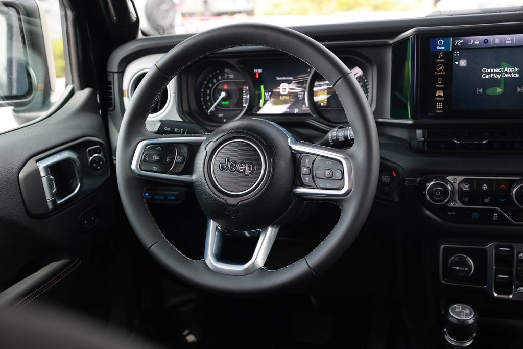 Used 2025 Jeep Wrangler Unlimited Sahara w/ Safety Group AWD/4WD image 26
