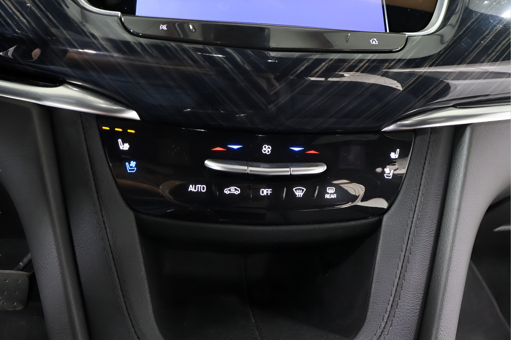 Used 2024 Cadillac XT6 Premium Luxury w/ Technology Package AWD/4WD image 9