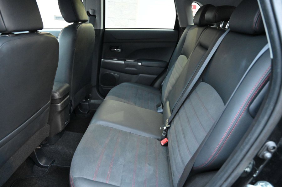 Used 2025 Mitsubishi Outlander Sport SE image 14