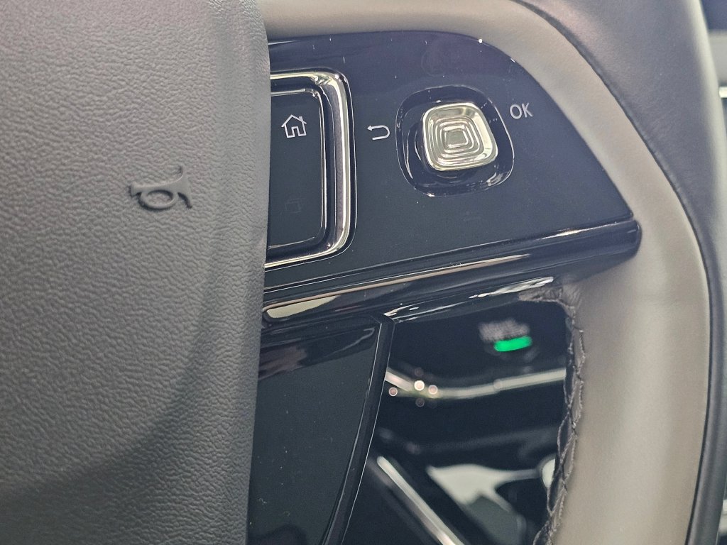 Certified 2026 Lincoln Corsair Grand Touring AWD/4WD image 28