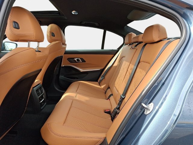 New 2026 BMW 330i xDrive Sedan w/ Premium Package AWD/4WD image 9