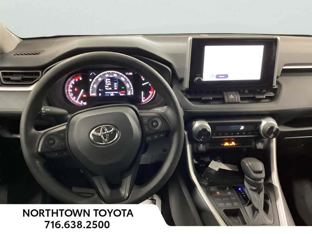 Used 2025 Toyota RAV4 XLE AWD/4WD image 6