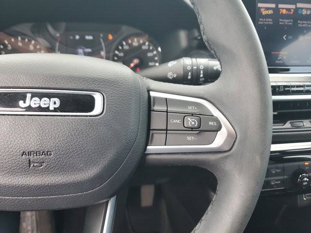 Used 2022 Jeep Compass Latitude image 27