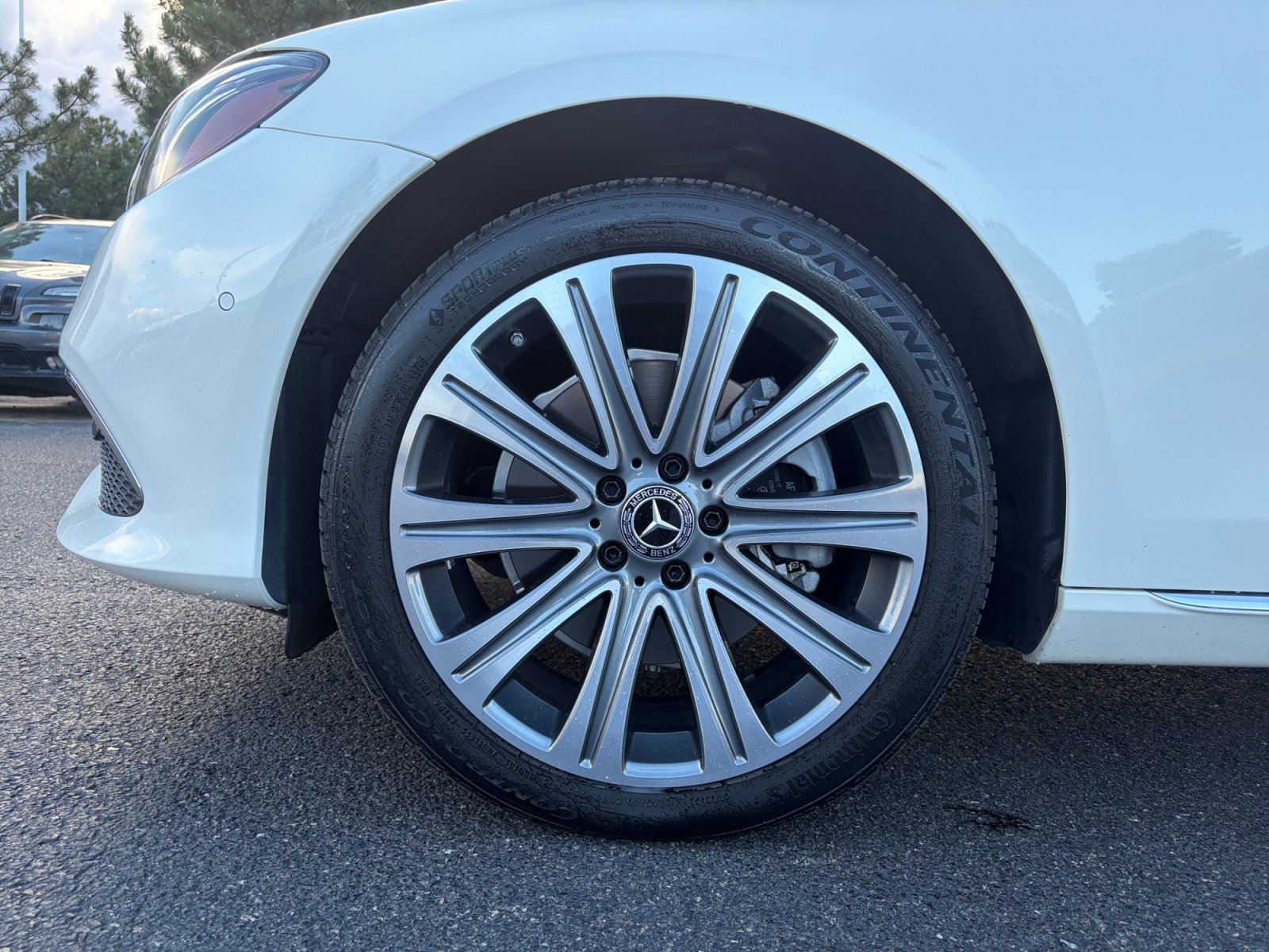 Used 2019 Mercedes-Benz E 300 4MATIC image 11