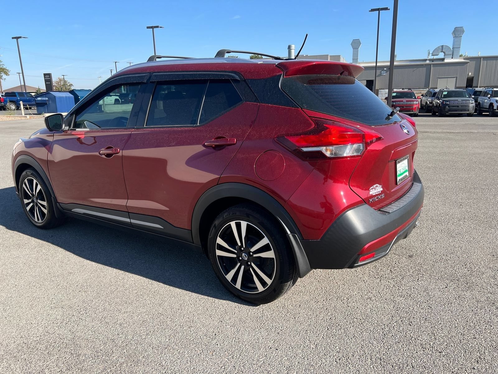Used 2019 Nissan Kicks SR w/ Interior Electronics Package FWD image 5