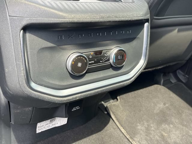 Used 2025 Ford Expedition Active AWD/4WD image 23