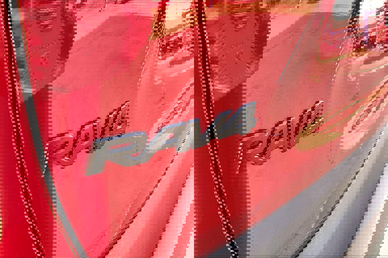 Used 2019 Toyota RAV4 LE w/ All Weather Liner Package image 31