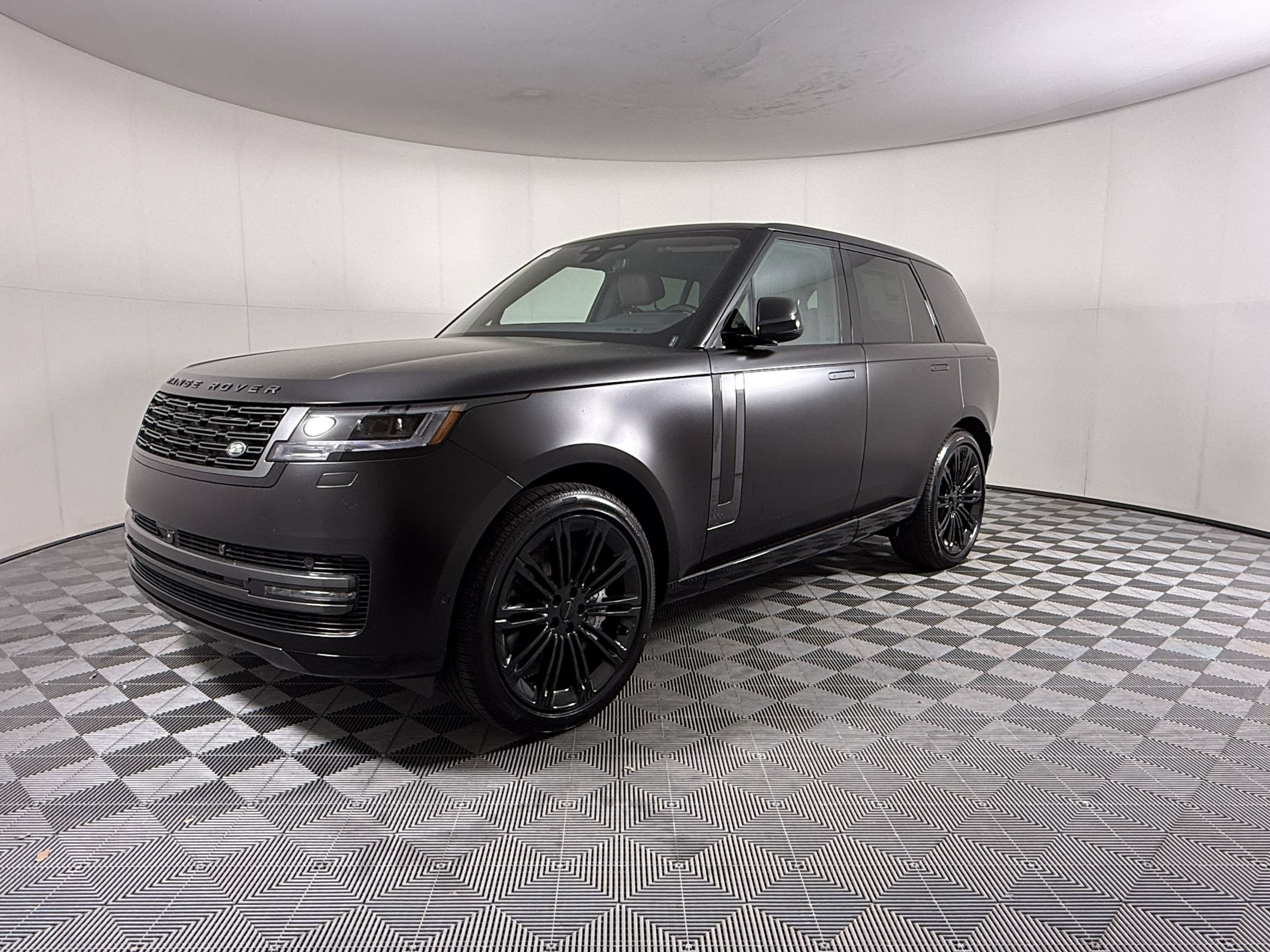 New 2026 Land Rover Range Rover SE AWD/4WD image 1