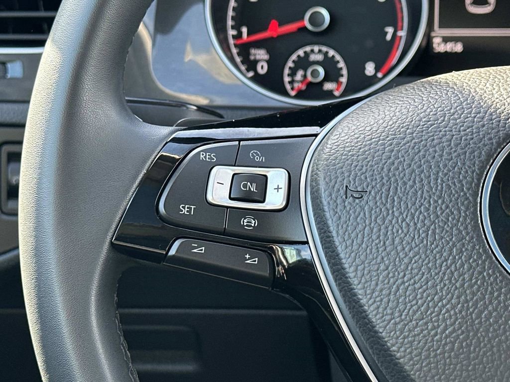 Used 2021 Volkswagen Golf 4-Door image 16