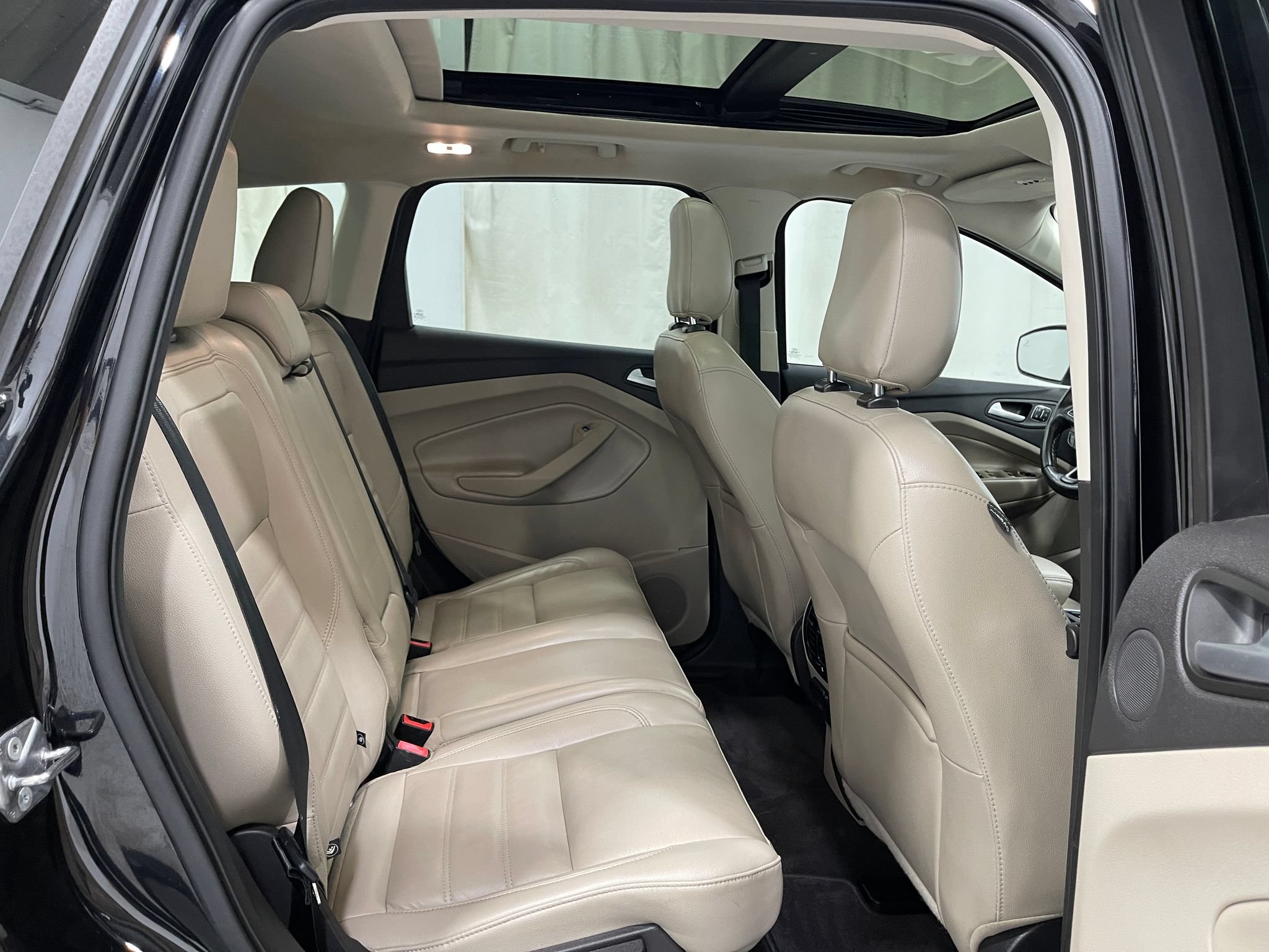 Used 2019 Ford Escape Titanium FWD image 31