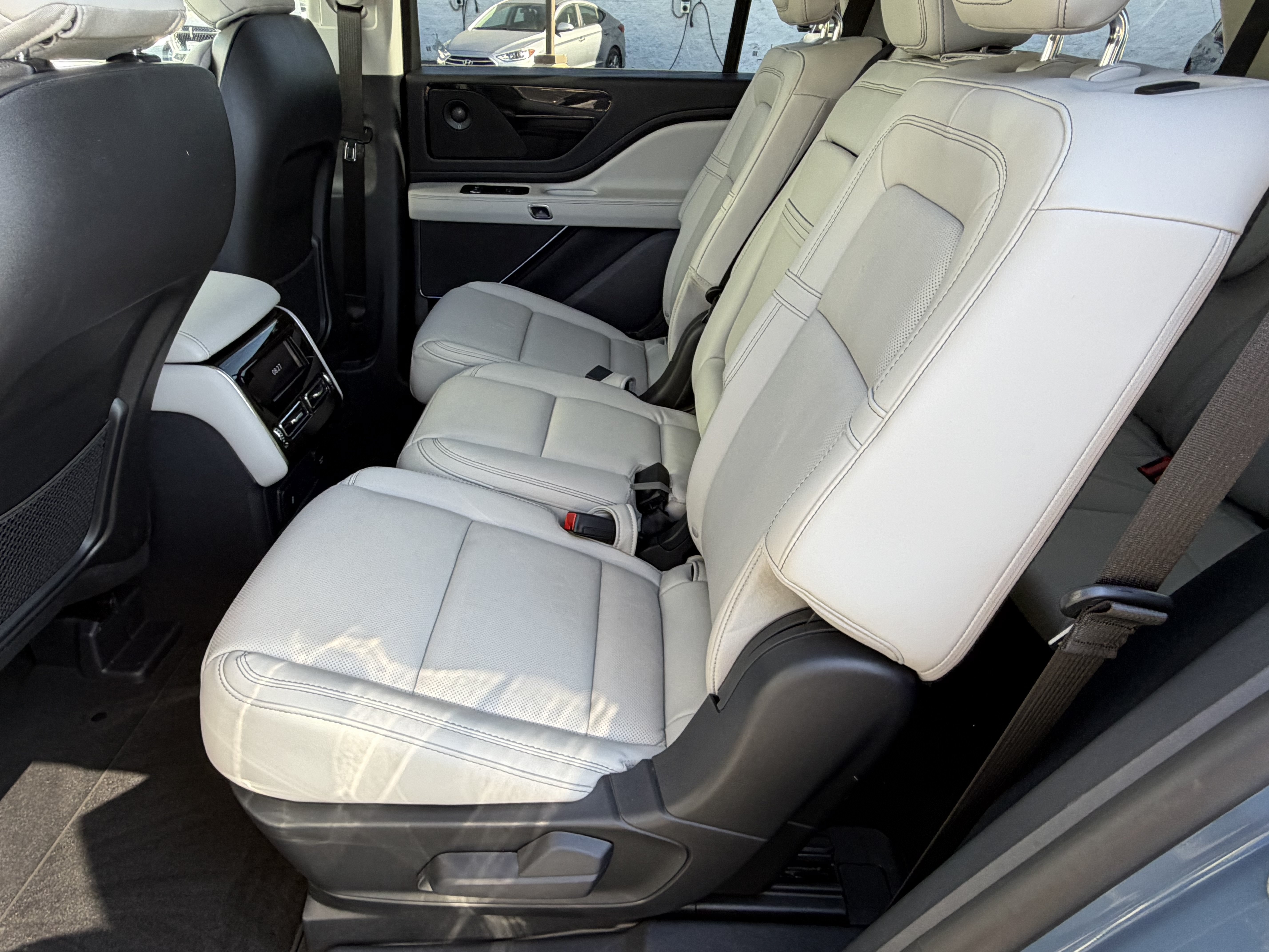 Used 2026 Lincoln Aviator Reserve RWD image 23