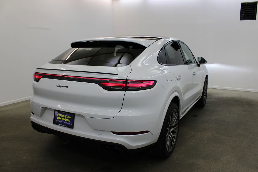 Certified 2023 Porsche Cayenne Platinum Edition image 7