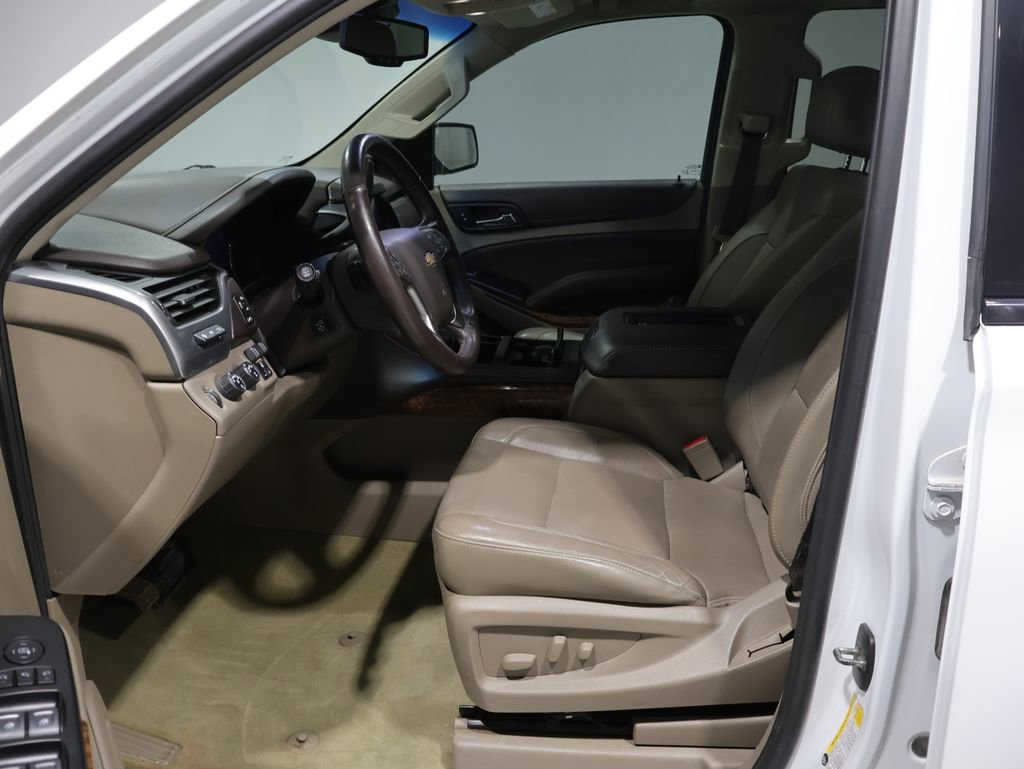 Used 2018 Chevrolet Suburban Premier AWD/4WD image 12