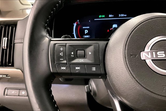 Used 2025 Nissan Pathfinder Platinum AWD/4WD image 27