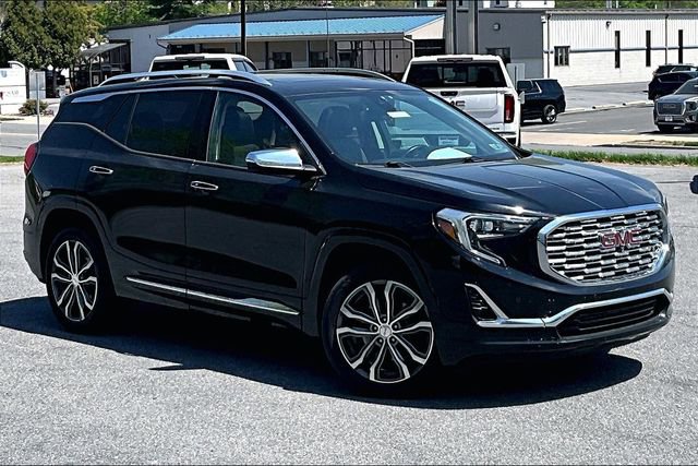 Used 2019 GMC Terrain Denali w/ Advanced Safety Package image 3