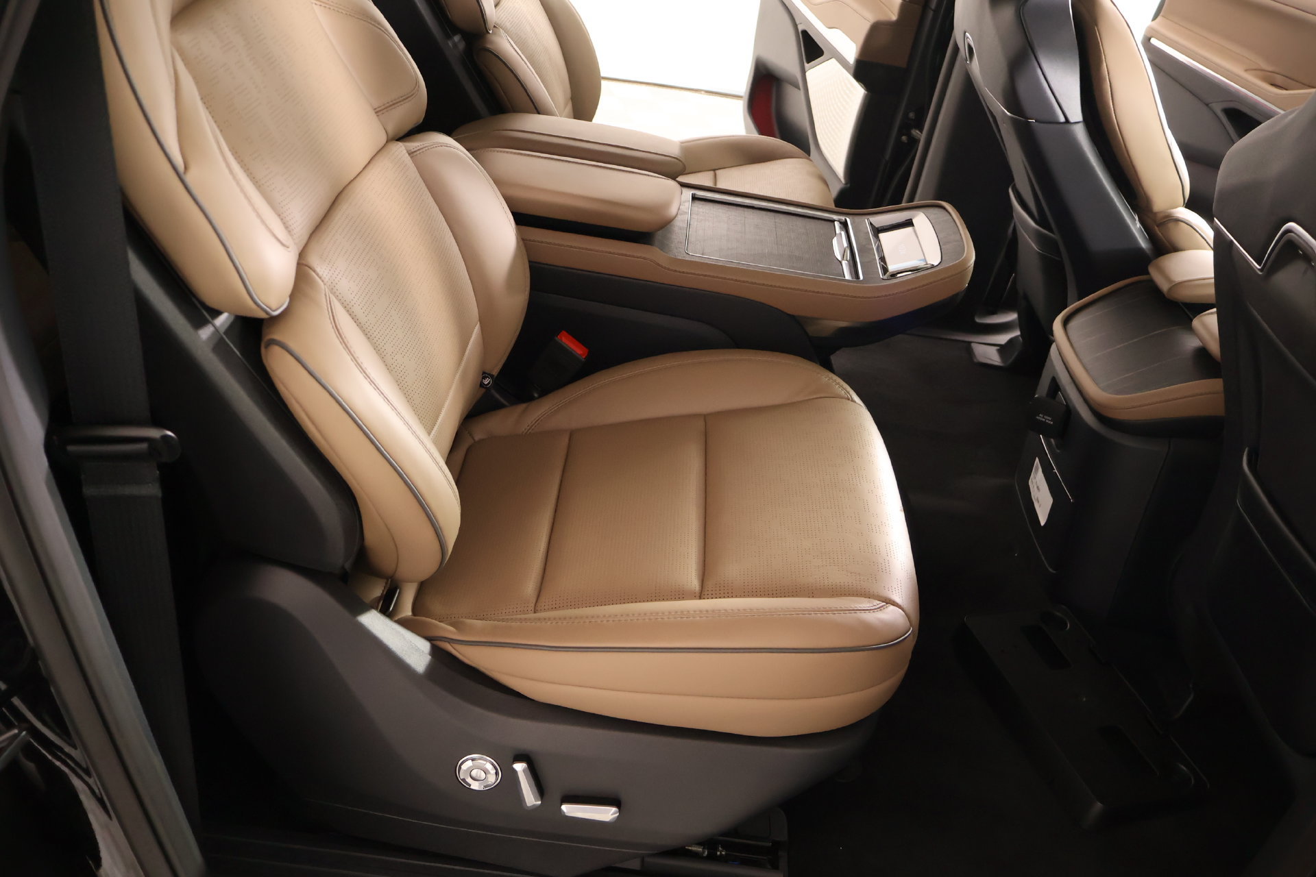 New 2027 Lincoln Navigator L Black Label AWD/4WD image 15