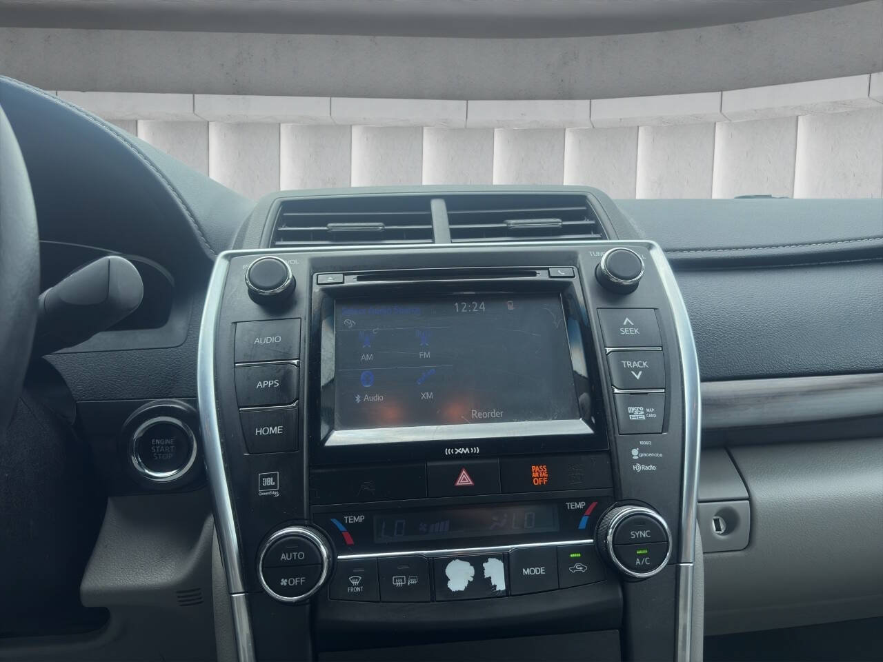 Used 2016 Toyota Camry XLE FWD image 16