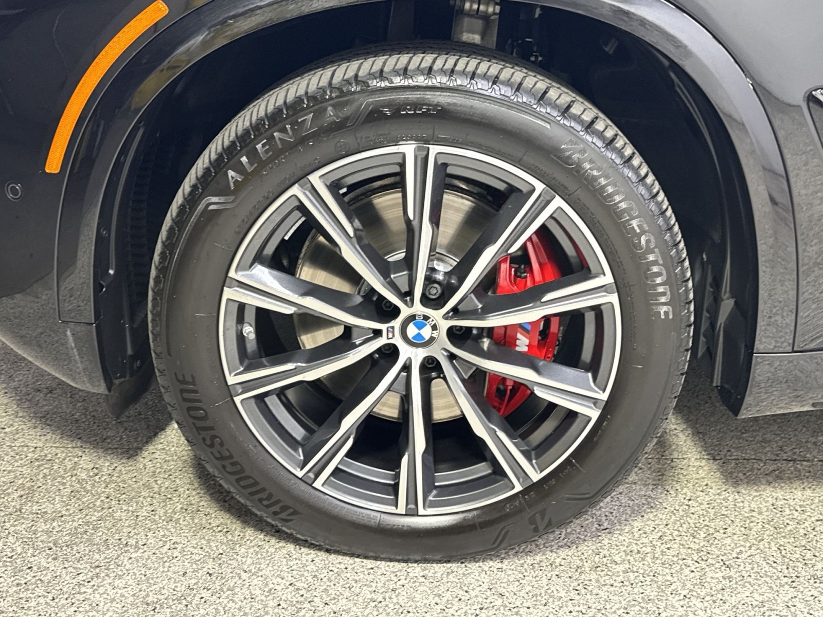 Used 2024 BMW X5 xDrive40i w/ M Sport Package AWD/4WD image 24