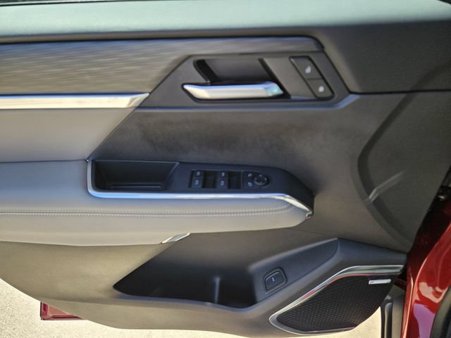 Used 2025 GMC Acadia Elevation w/ Elevation Premium Package FWD image 11
