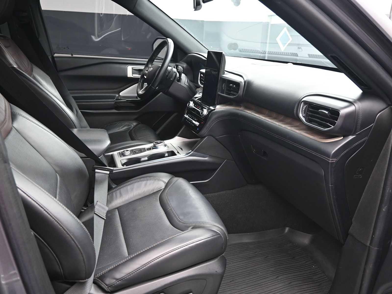 Used 2021 Ford Explorer Platinum w/ Equipment Group 601A image 12