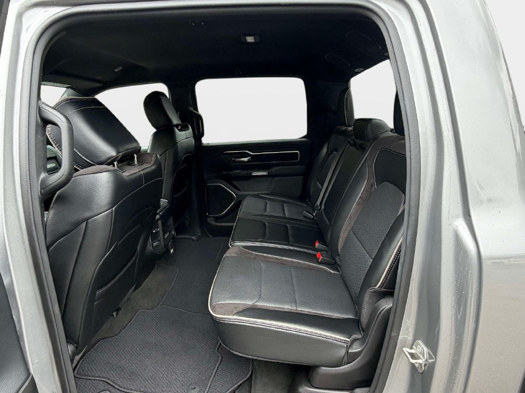 Used 2024 RAM 1500 Laramie AWD/4WD image 15