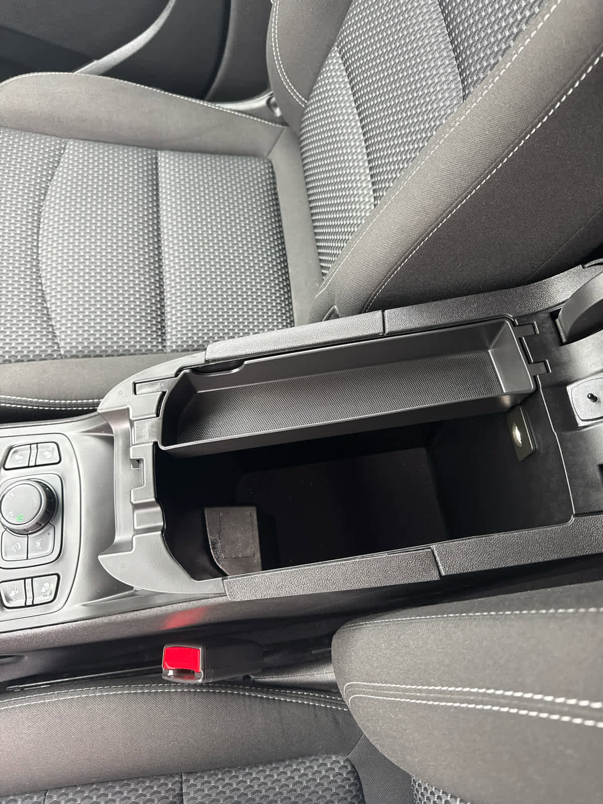 Used 2023 GMC Terrain SLE w/ Driver Convenience Package image 22