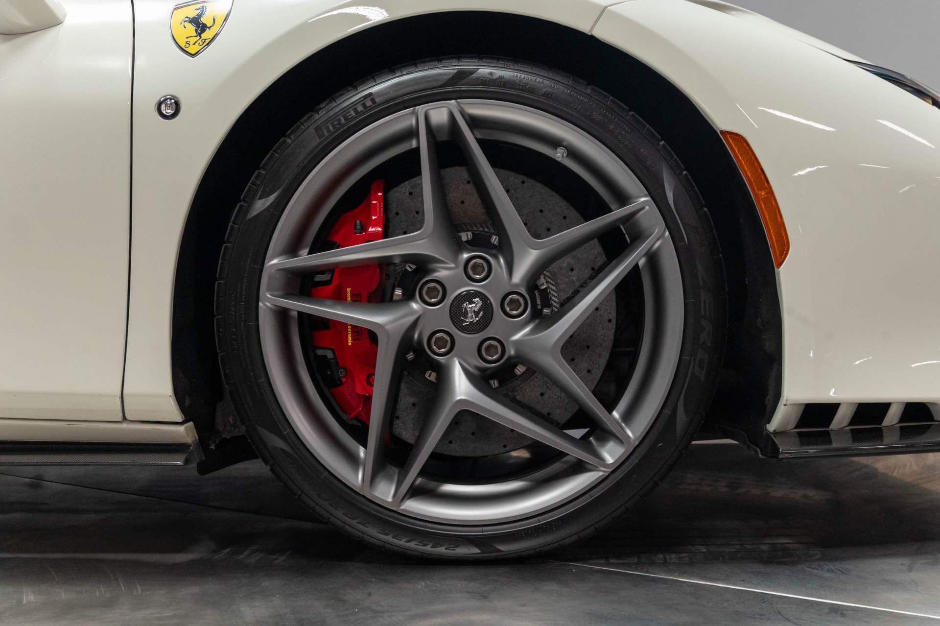 Used 2021 Ferrari F8 Tributo RWD image 27