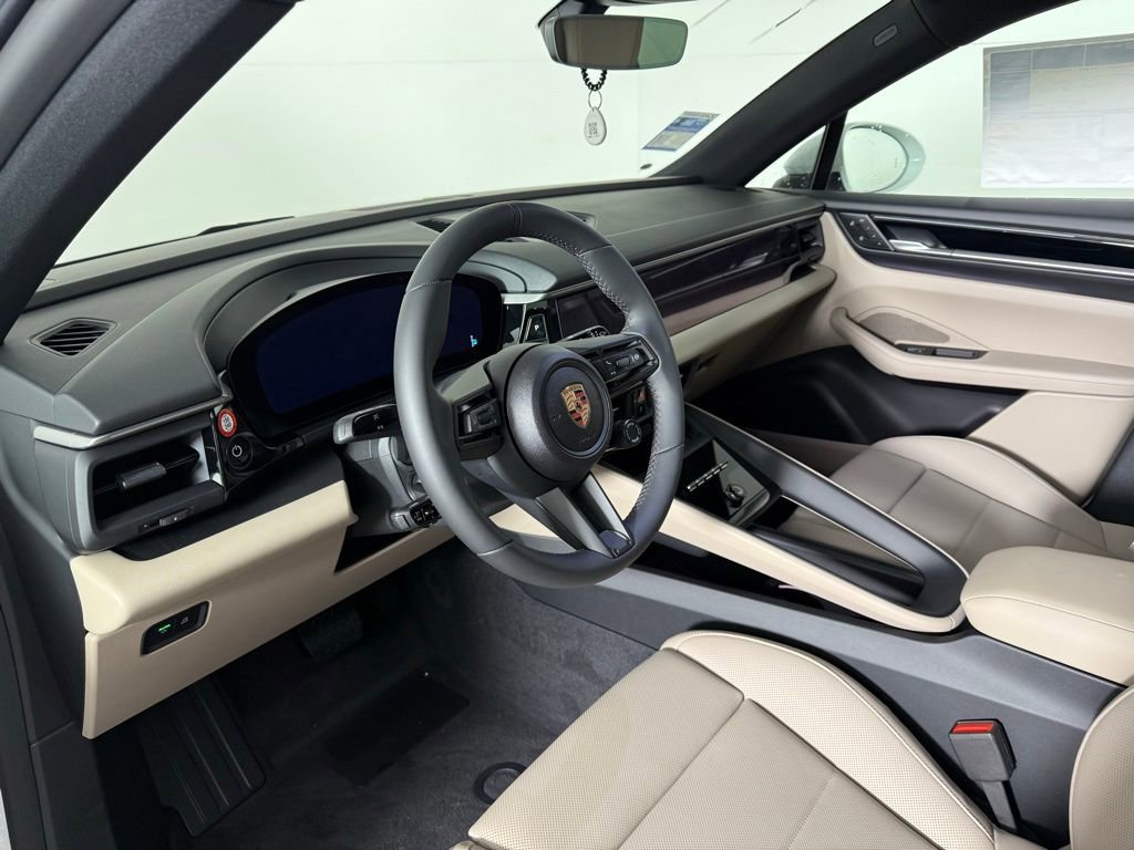 New 2025 Porsche Macan 4 Electric image 4