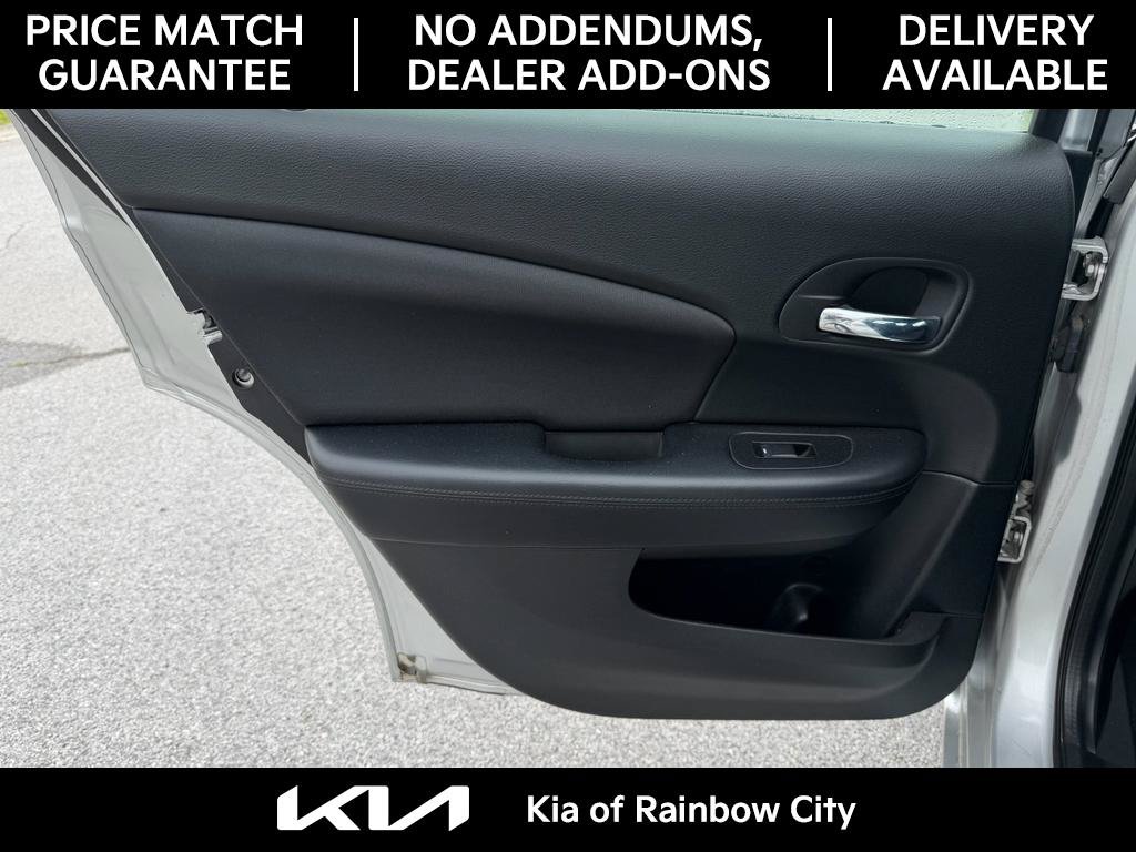 Used 2011 Chrysler 200 LX FWD image 15