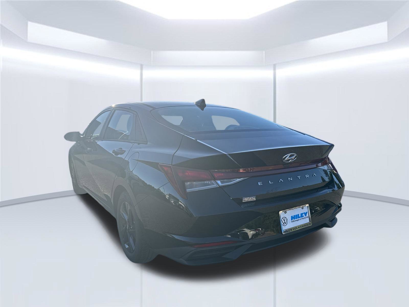 Used 2021 Hyundai Elantra SEL w/ Convenience Package FWD image 7