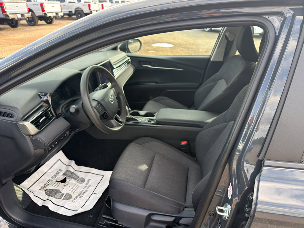 Used 2025 Toyota Camry LE FWD image 10