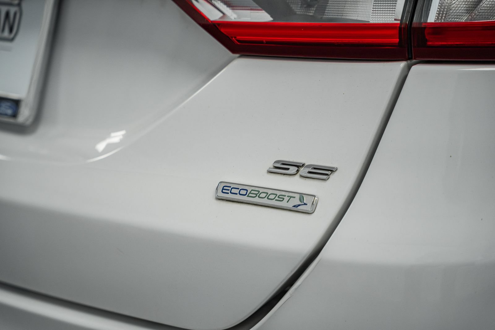 Used 2017 Ford Fusion SE FWD image 9