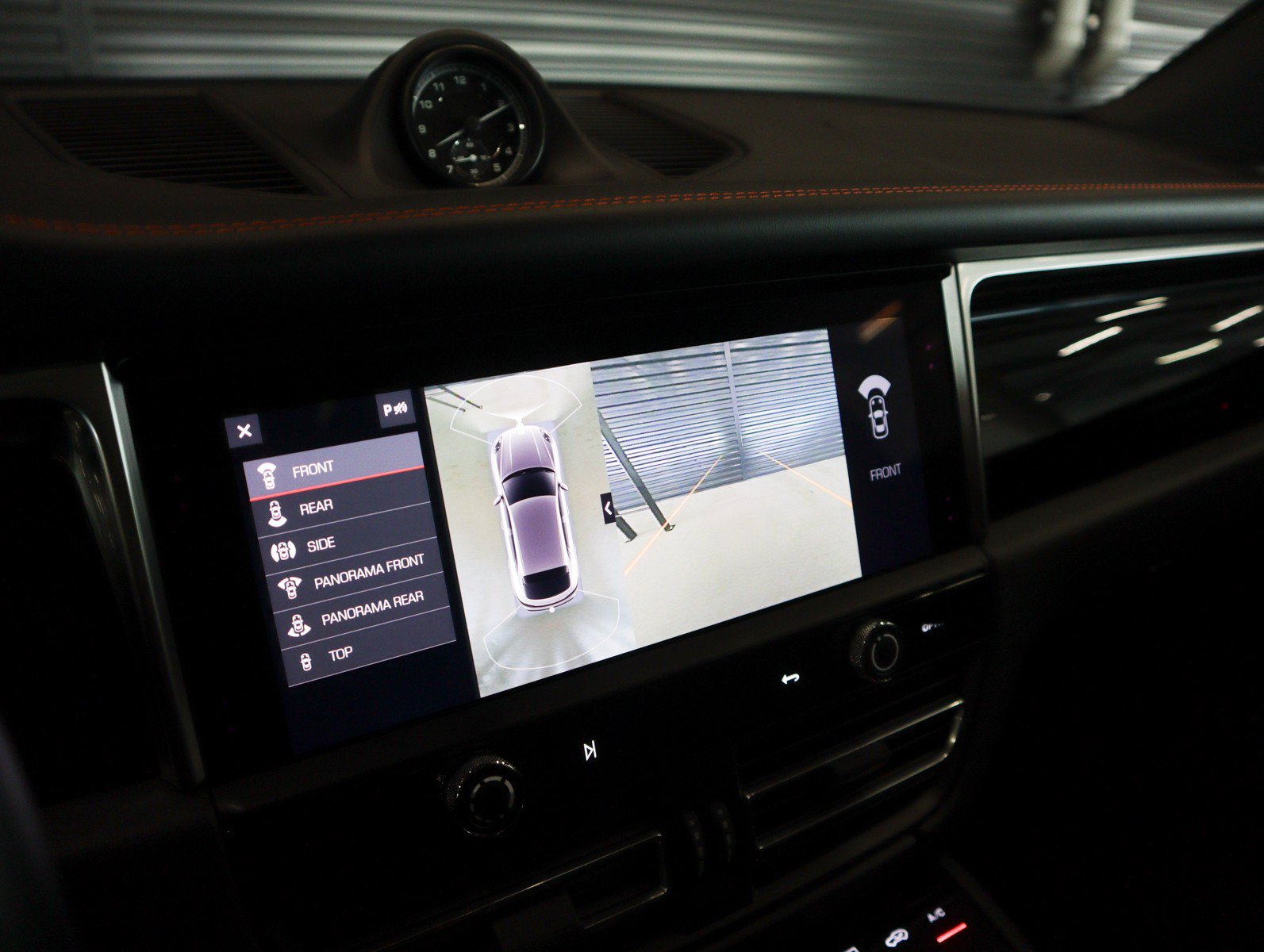 Certified 2024 Porsche Macan AWD/4WD image 20