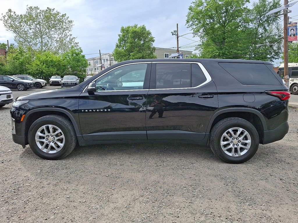 Used 2023 Chevrolet Traverse LS w/ Safety Package AWD/4WD image 4