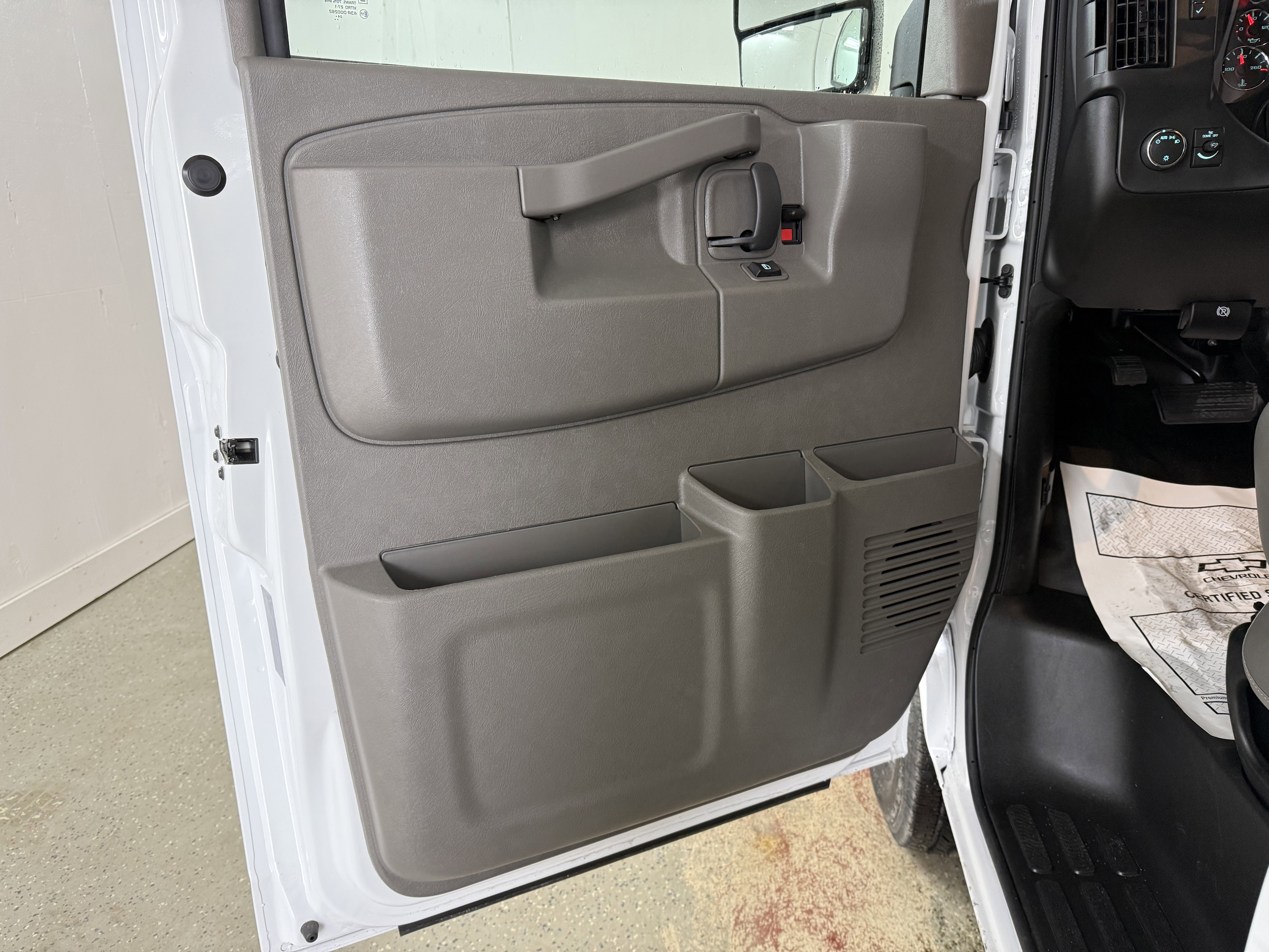 New 2025 Chevrolet Express 3500 w/ Power Convenience Package image 14