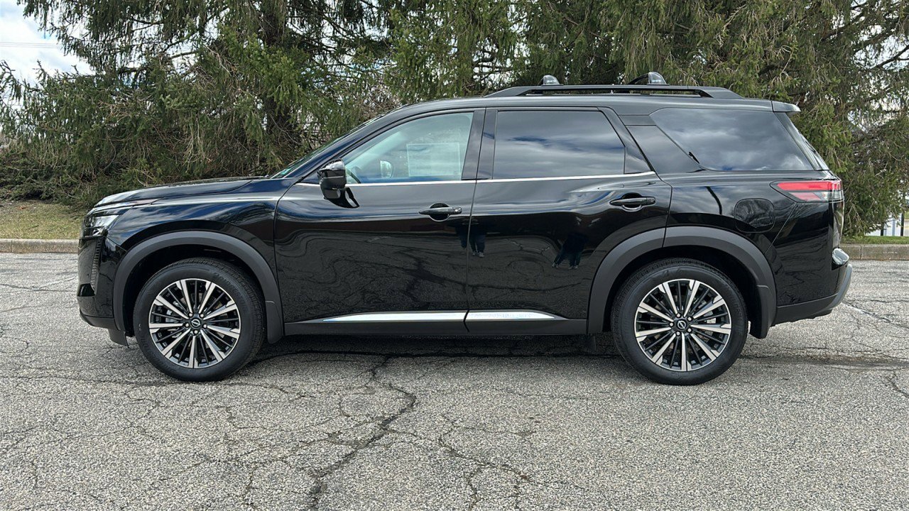 New 2026 Nissan Pathfinder Platinum image 14