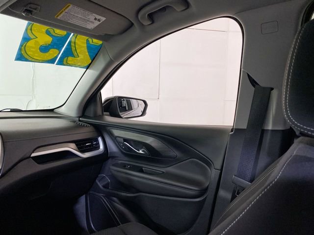 Used 2023 GMC Terrain SLE w/ Driver Convenience Package image 11