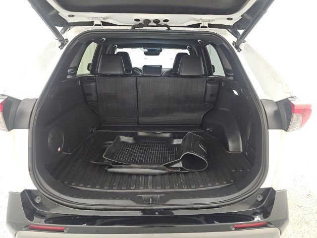 Used 2023 Toyota RAV4 XSE AWD/4WD image 33