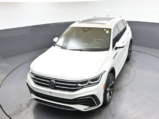 Used 2024 Volkswagen Tiguan SEL R-Line AWD/4WD image 36