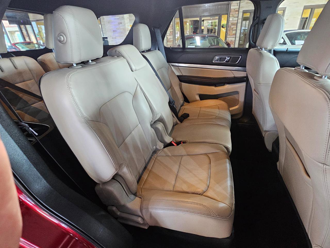 Used 2018 Ford Explorer XLT w/ Equipment Group 202A image 16
