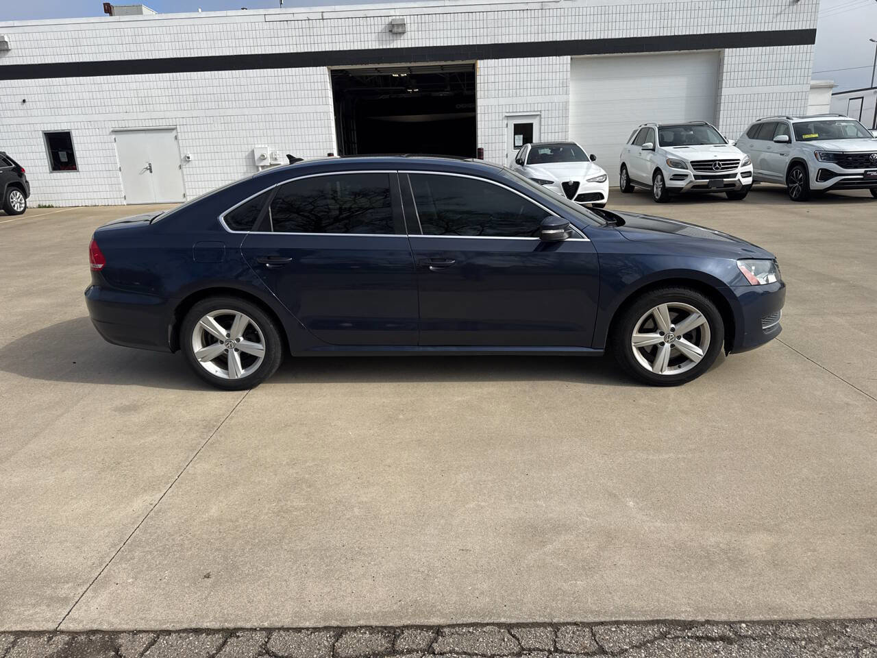 Used 2013 Volkswagen Passat TDI SE FWD image 6