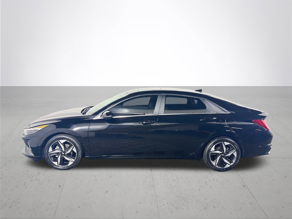 Used 2023 Hyundai Elantra Limited FWD image 9