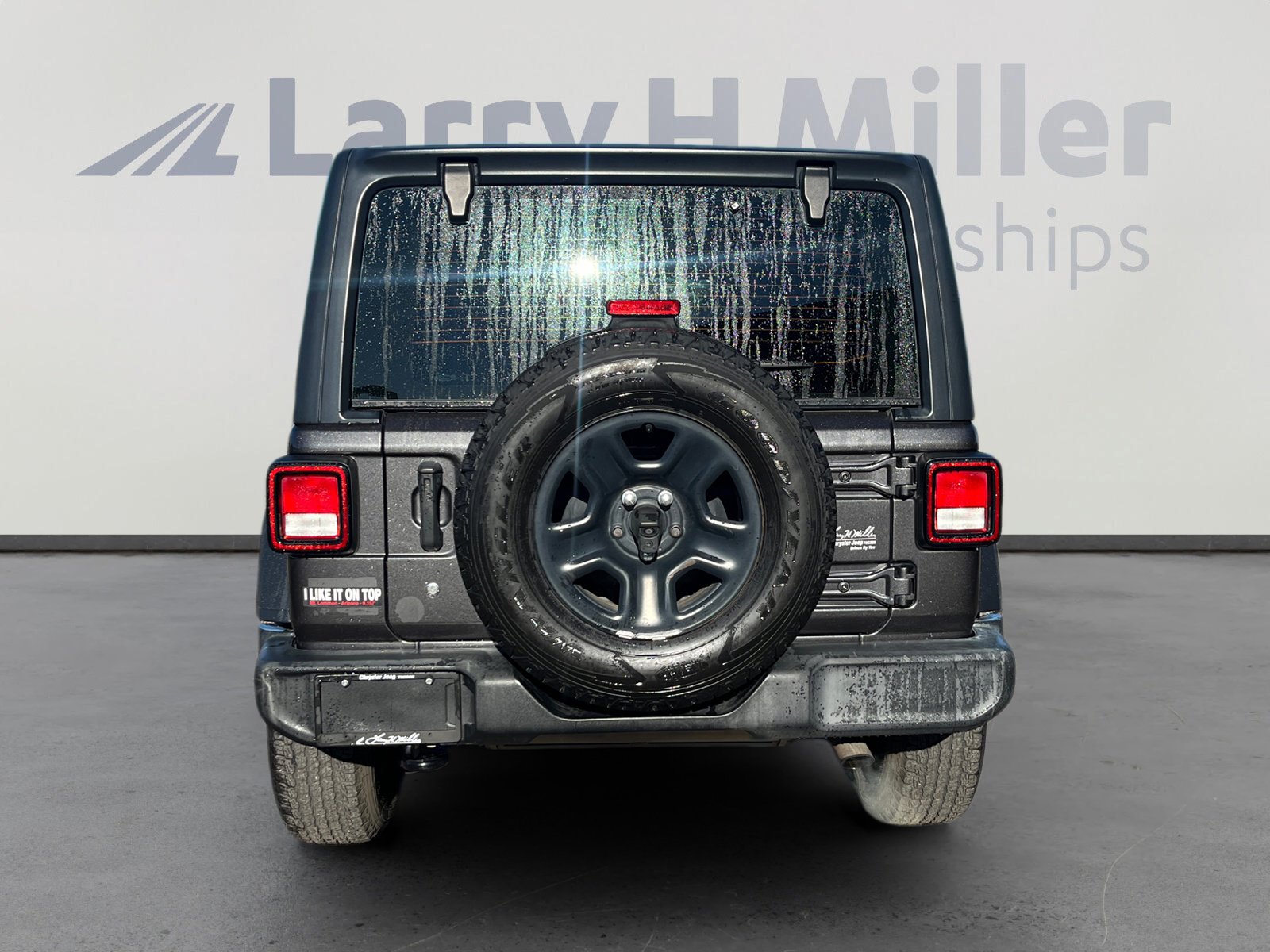 Used 2018 Jeep Wrangler Unlimited Sport image 4