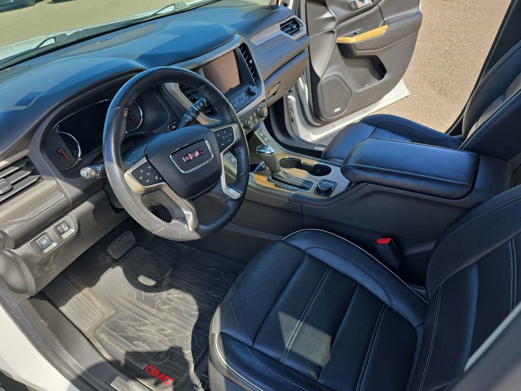Used 2017 GMC Acadia Denali w/ Technology Package AWD/4WD image 19