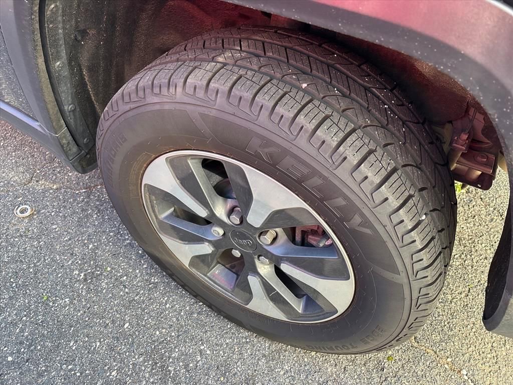 Used 2022 Jeep Grand Cherokee Limited 4xe image 11