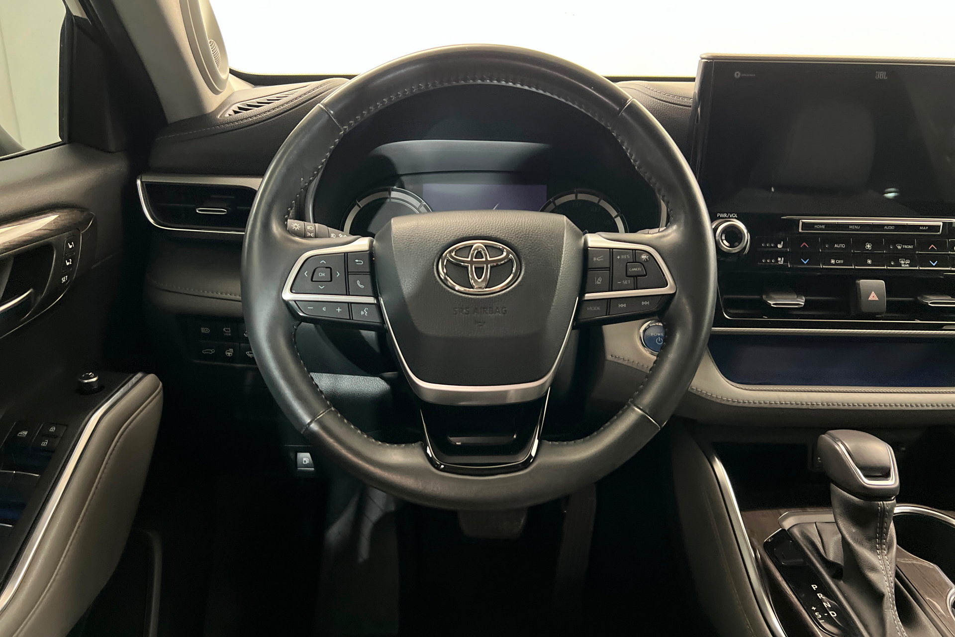 Used 2022 Toyota Highlander Platinum AWD/4WD image 13