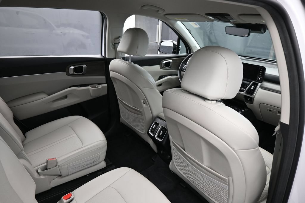 Used 2023 Kia Sorento EX FWD image 46